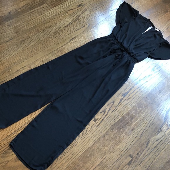 Classic Chic Lightweight V-Neck Snatch Waist Wing Shoulder Jumpsuit - Picture 1 of 5